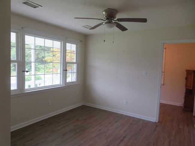 Building Photo - DINWIDDIE