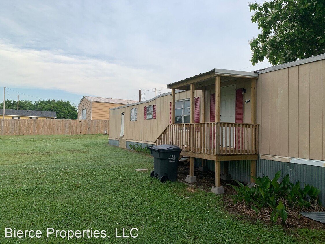 Primary Photo - 2 br, 1 bath House - 122 E 5- Stonewall