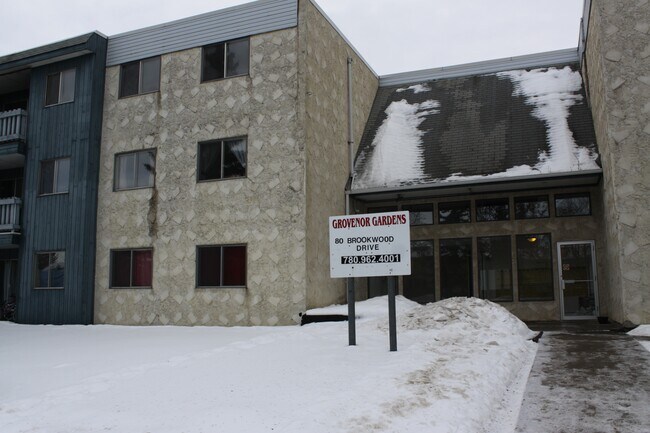 Photo du bâtiment - 80 Brookwood Dr