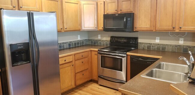 Building Photo - 3139 Fen Way