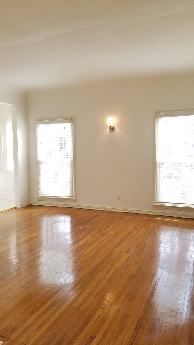 Foto del edificio - 405 N Ogden Dr