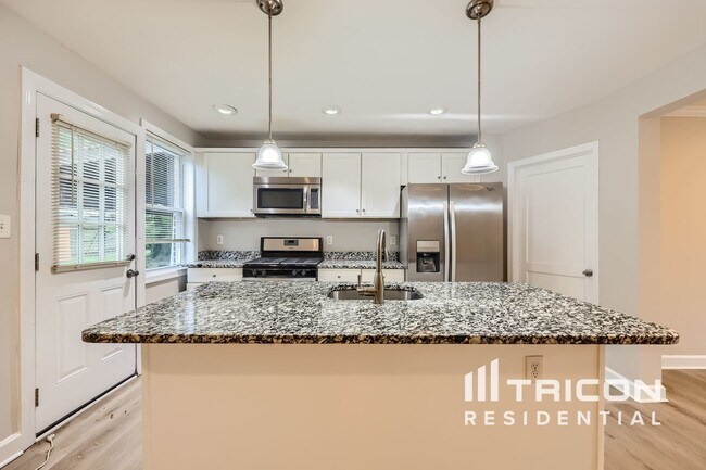 Building Photo - 8516 Willow Oak Rd