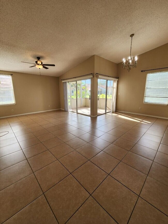 Building Photo - Floridian style 3 bedroom home in Courtyar...