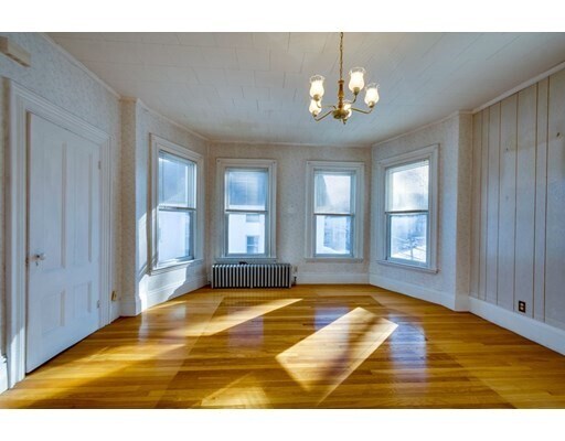 Foto del edificio - 170 Poplar St
