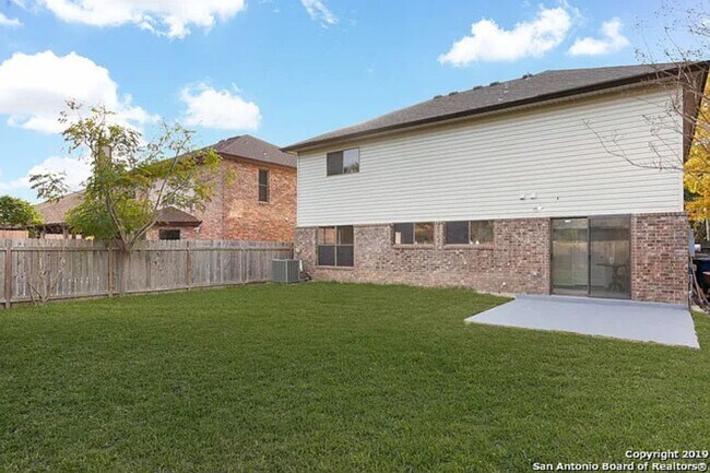 Building Photo - 13130 Regency Bend