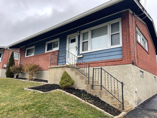 Front of House - 3923 Mantell Ave