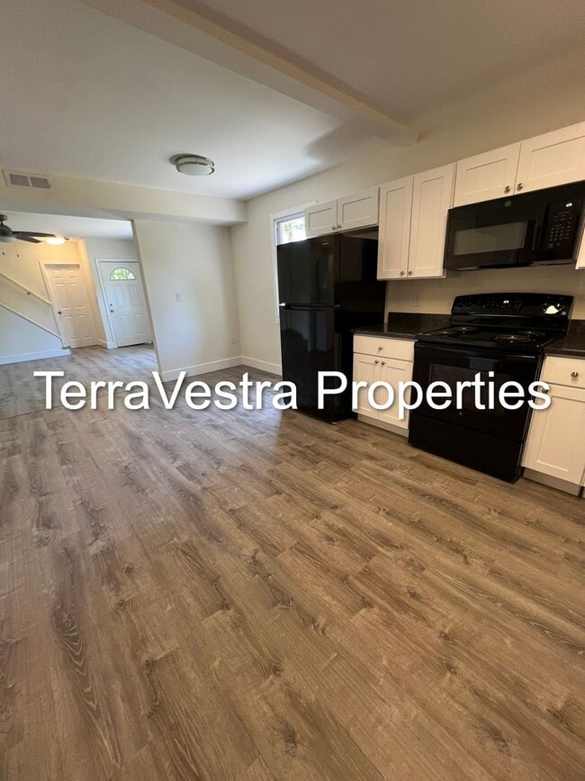 Foto del edificio - 4 Bed / 2 Full Bath in Millville!