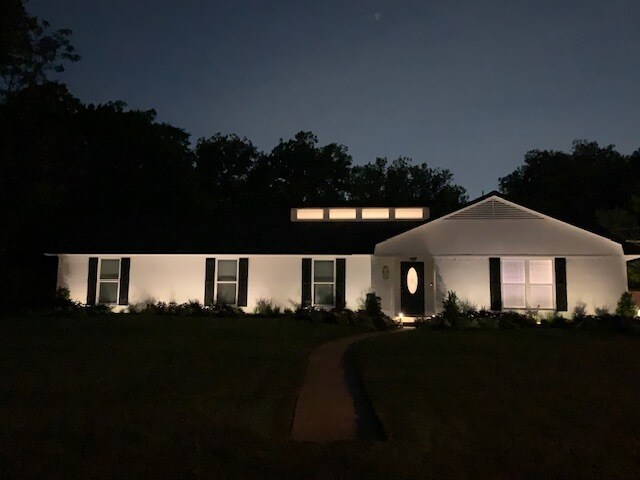 Foto del edificio - 5505 Cliff Haven Dr