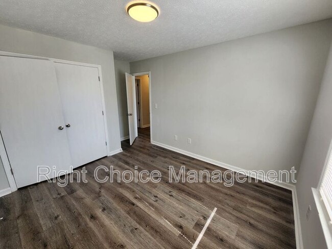 Foto del edificio - 6219 Browning Dr