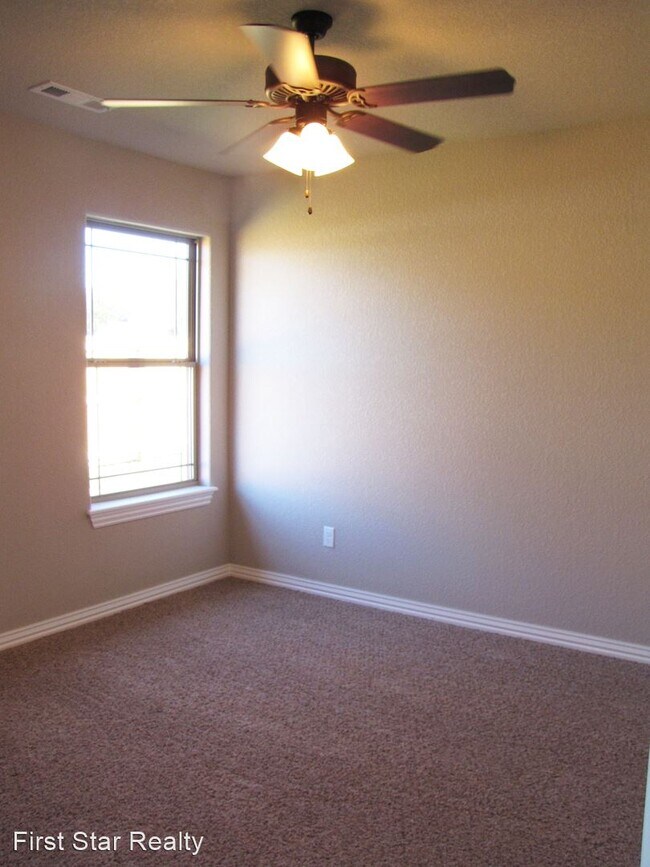 Building Photo - 3 br, 2 bath House - 721 Madison Drive