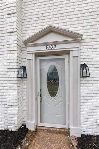 Foto del edificio - 9102 Valkrie Ln