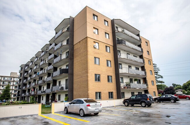Photo du bâtiment - Lynden Gate Estates