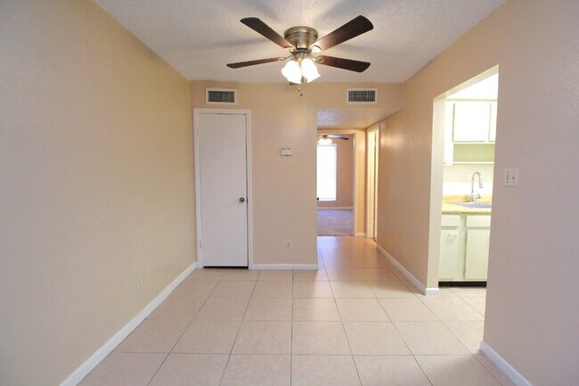 Foto del edificio - Waterfront Condo with Pensacola Bay Views – Updated 1BR in Quiet Southeast Community | Minutes to...