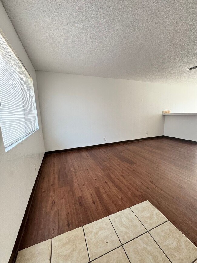 Foto del edificio - MO558