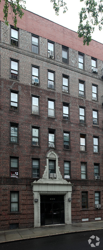 42-60 Bowne ¡St - 42-60 Bowne St