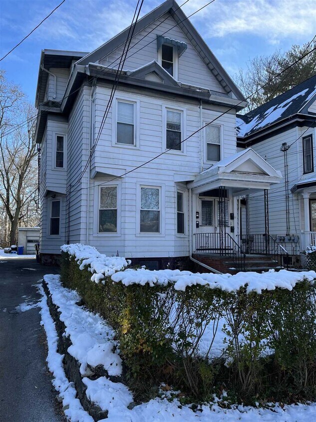 Primary Photo - 12 Parker Ave