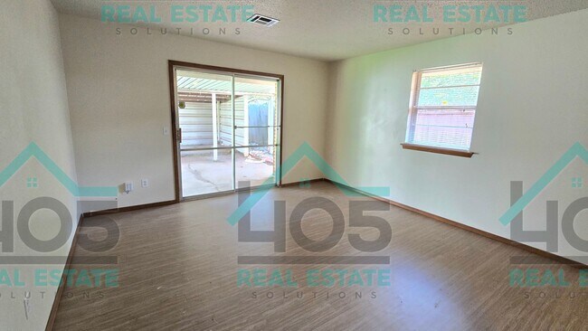 Foto del edificio - 3 Bed 2 Bath with ALL the Amenities!