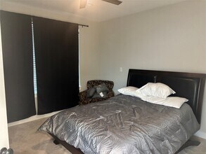 Building Photo - 6831 Paris St