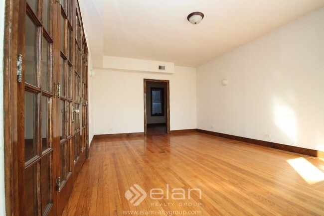 Dinning Room - 3308 W Palmer St