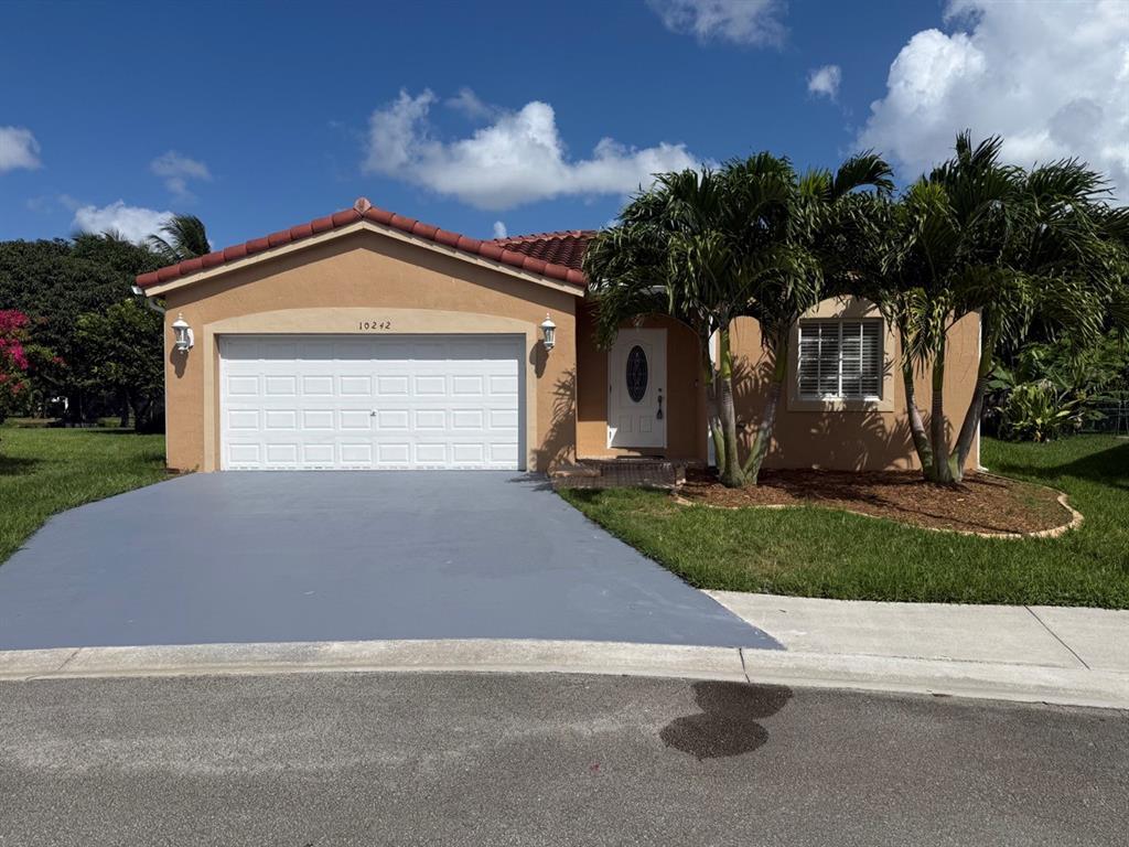 Foto principal - 10242 SW 24th St