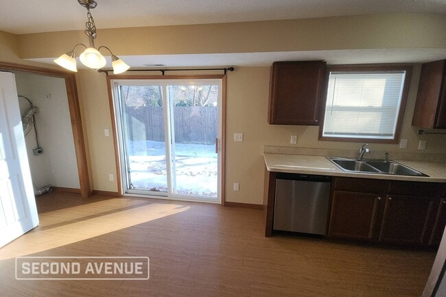 Building Photo - 415 Station 44 Pl