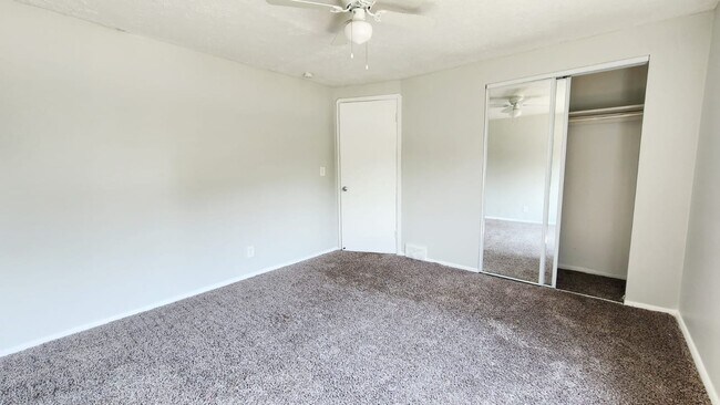 Building Photo - 5974 Glenway Dr