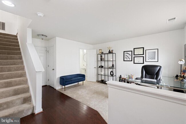 Building Photo - 7207 Barrberry Ln