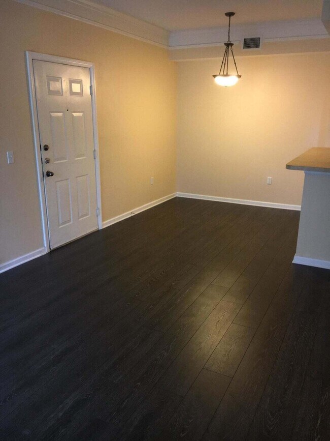 Building Photo - 2308 Myrtlewood Cir E