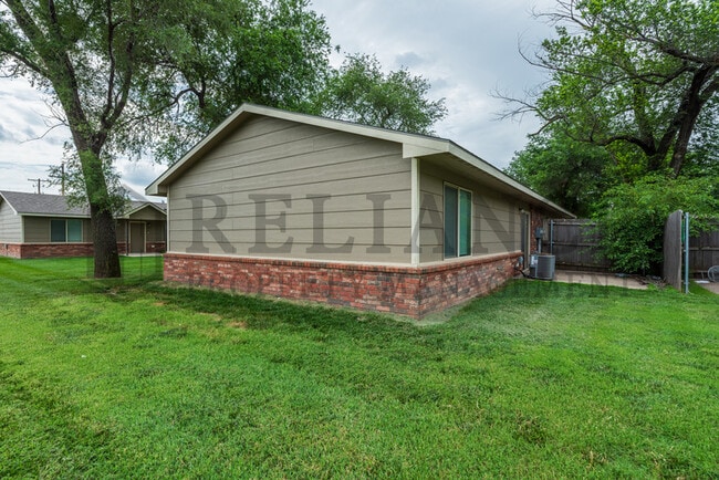 Building Photo - 4242 Newell Street