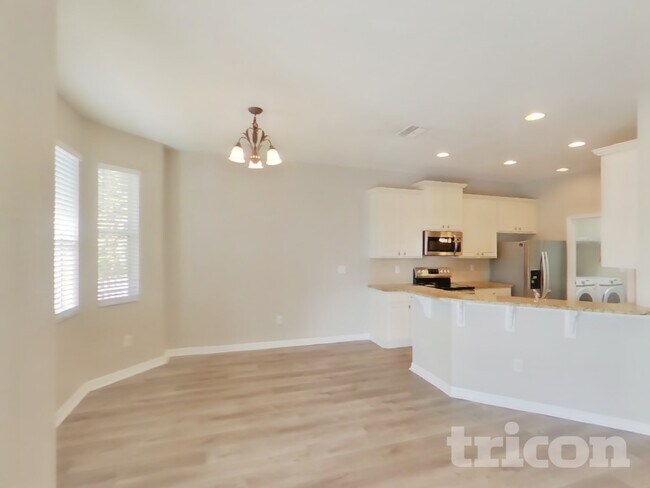 Building Photo - 12423 Ridgedale Dr