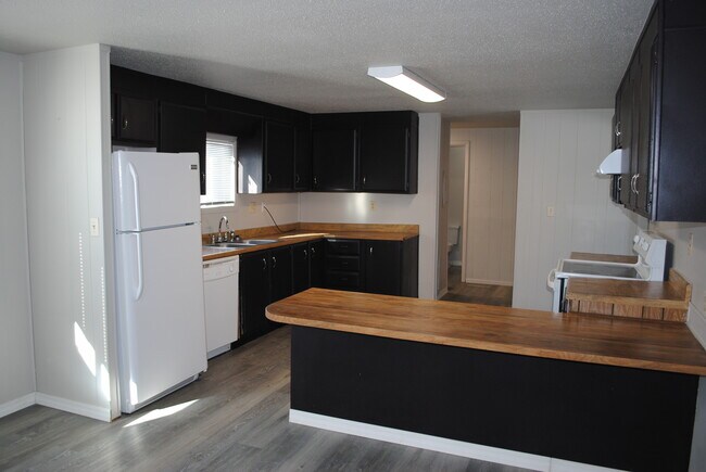 Foto del edificio - 2320 N Ellicott Hwy