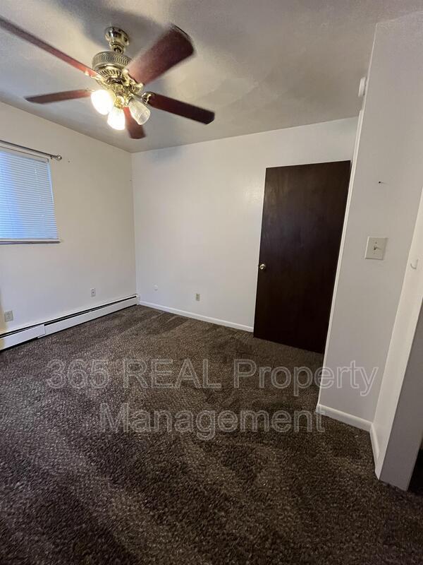 Building Photo - 1231 Pleasant Acres Dr