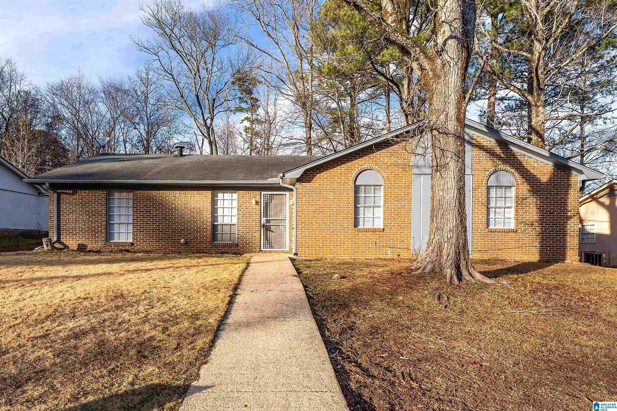 182 Saturn Ln, Center Point, AL 35215 Townhome Rentals in Center