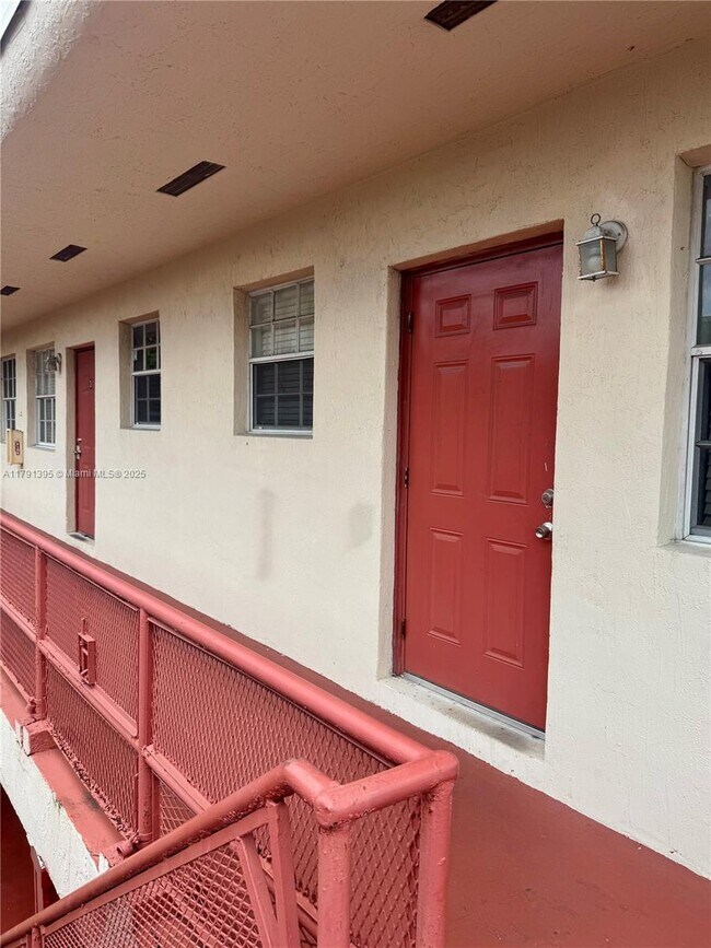 Foto del edificio - 14230 NW 22nd Ave
