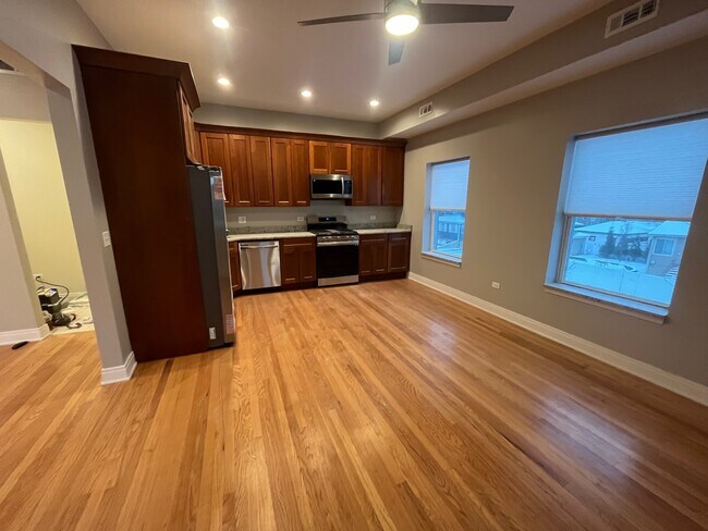 Foto del edificio - 3338 Clinton Ave