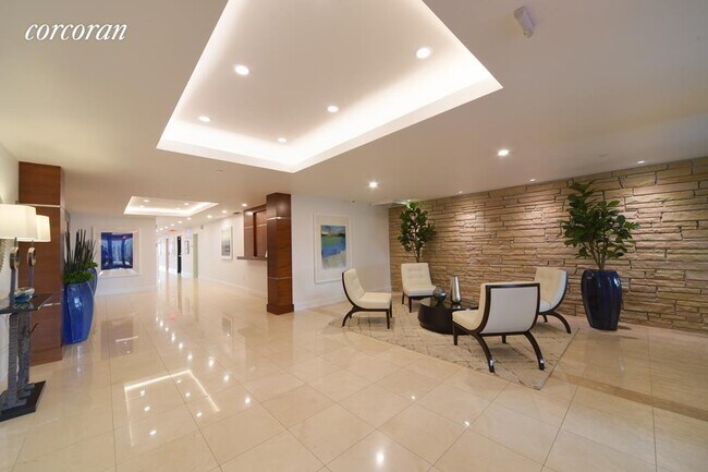 Building Photo - 3009 S Ocean Blvd