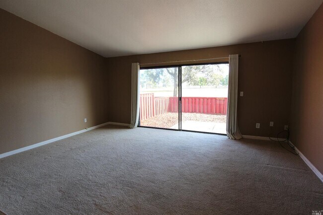 Building Photo - 720 Yellowstone Dr