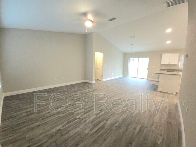 Foto del edificio - 13 Bahia Court Track