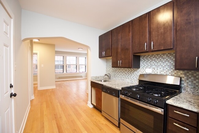 Building Photo - 4242 N Wolcott Ave