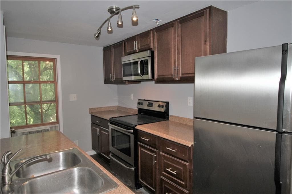 Primary Photo - 2054 E Roxboro Rd NE