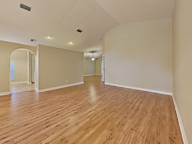 Building Photo - 3002 Pebble Creek St
