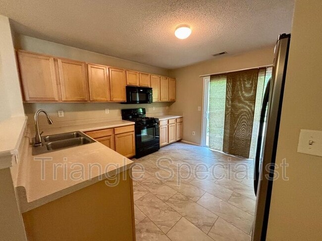 Building Photo - 7 Thorton Ct