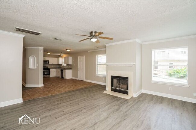 Building Photo - 10518 Timberloch Dr