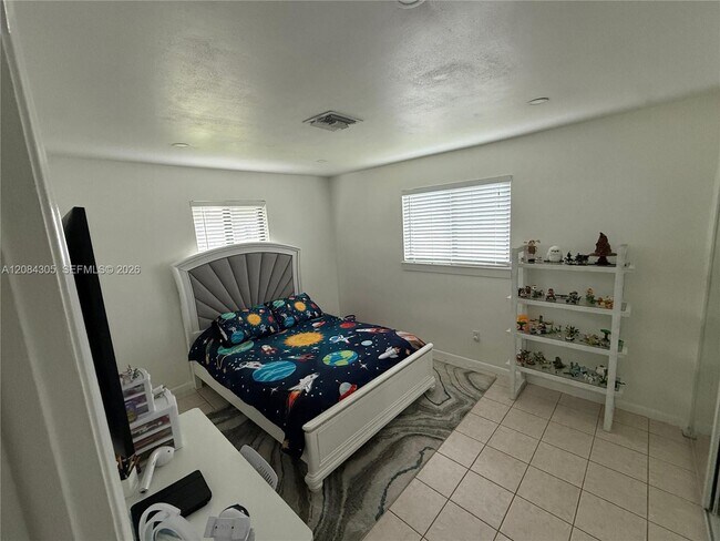 Foto del edificio - 308 NW 19th St