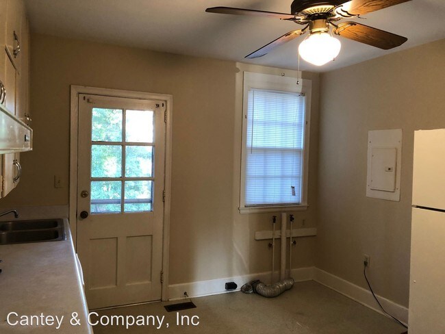 Building Photo - 1424 McArthur Ave