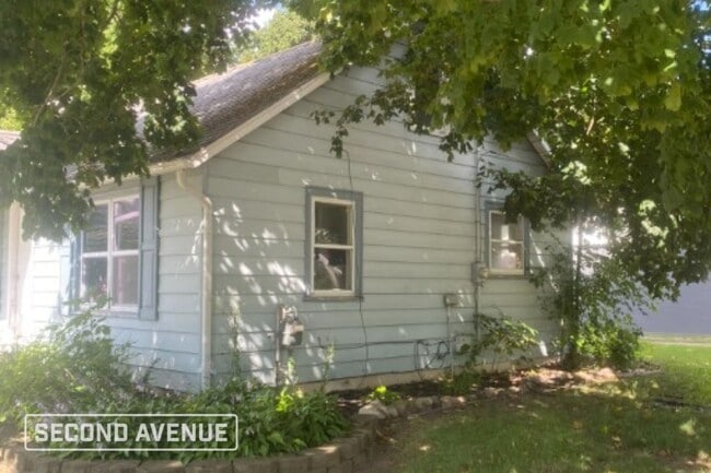 Building Photo - 915 Pearl St