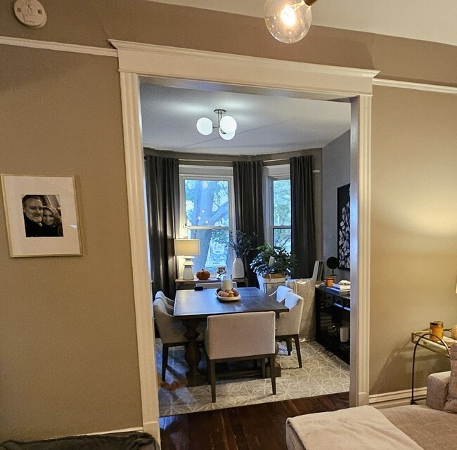 Foto del edificio - 1527 W Wellington Ave