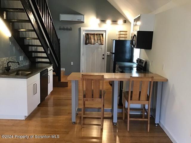 Foto principal - 295 Dundaff St