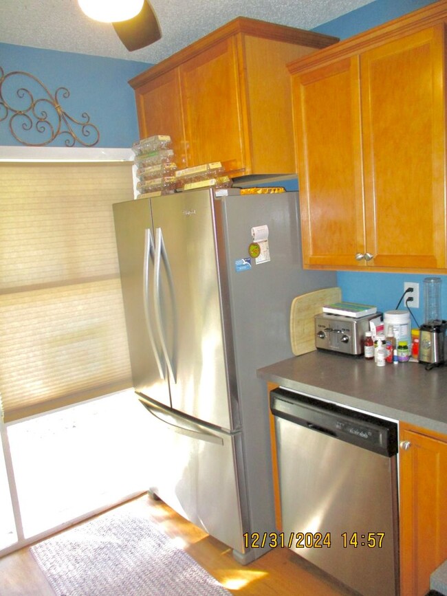 Foto del edificio - furnished apartment with intracoastal acce...