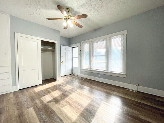 Foto del edificio - 511 N Poplar St